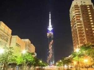 ももち浜にある。福岡タワーです。近くには海水浴場もあり、市内とは一味違った待の風景が楽しめます。