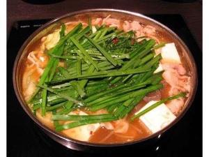 博多名物『もつ鍋』。福岡に来たら、ラーメンと一緒にこのメニューは外せません！！