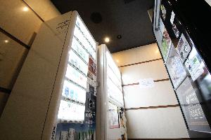 1階　自動販売機（タバコ、ソフトドリンク）