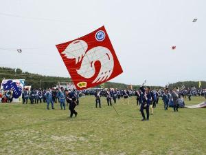 浜松祭り期間中に中田島砂丘で行われる凧揚げ合戦
