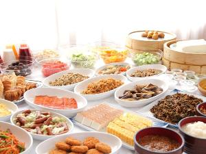 北海道の素材を中心とした朝食バイキング。和洋中心メニューからお好きなものをお召し上がりください。