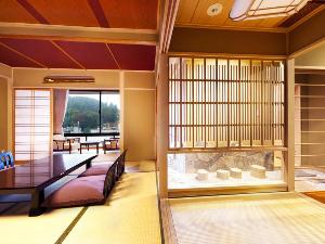 坪庭付き客室「粋」