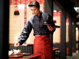 加賀料理「べにはな」サービススタッフ