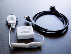 LANケーブルと3社対応の携帯充電器を全室設置。意外と忘れがちな携帯充電器・・・。急な出張も安心です♪