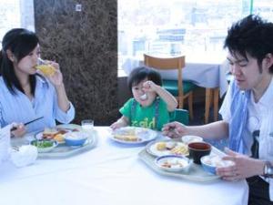ファミリーでバイキング朝食