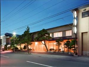 外観　-夜・夏-