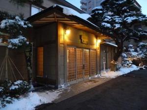 外観　-夜・冬-