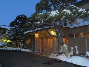 外観　-夜・冬-