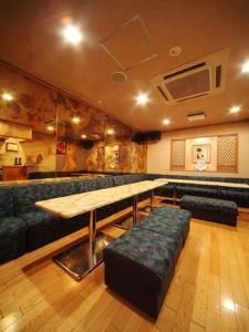 松の実　カラオケボックス