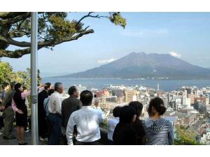 城山展望台（錦江湾に浮かぶ雄大な桜島、鹿児島市街地が一望でき、鹿児島市観光の第一の人気スポットです）