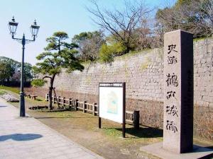 鶴丸城跡（城壁等が昔の面影を残し、現在は本丸跡地に「鹿児島県歴史資料センター黎明館」があります）
