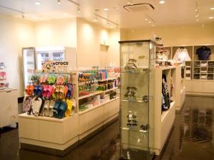 【館内コンビニエンスストア】営業時間:8:00〜23:00