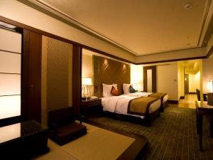 琉球畳で足を投げ出して畳でホッとひといき。