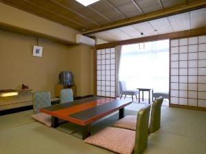 和室10畳（バスなし、トイレ付）の一例