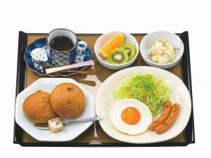 洋定食　1階レストラン「やよい軒」：営業時間5：00～10：00
