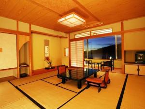 おしどりの池を望む【通常和室】和室12.5畳+和室3.5畳