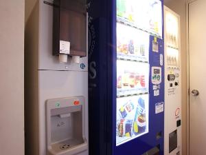 自動販売機は3・5・7階、製氷機は5階　各エレベーター前にございます