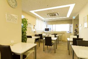 14階レストラン　朝食無料サービスは6:45時～10時までここでご利用頂けます