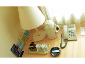 お茶やコーヒー、ポットもお部屋内にあります