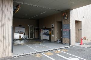 ホテル立体駐車場（収容台数48台／先着順）