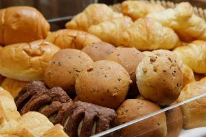 発酵から焼き上げまでを行う焼立てパン を是非ご賞味ください。<BR><BR>