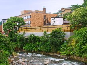 「いずみの湯」外観