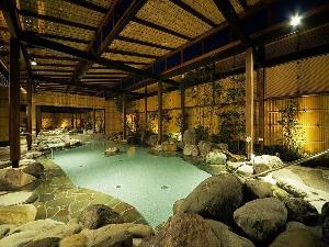 「いずみの湯」露天風呂
