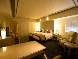 【スパスイート】白を基調としたインテリア。女性に人気のお部屋です。