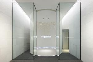 【3階】ホテルメインエントランス（新大阪駅3階と直結しております）