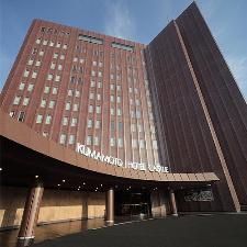 【外観】ホテル正面玄関ではドアマンがお出迎え致します
