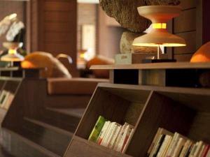 ◆図書ギャラリー／北海道関連や小説など、様々な本をご用意しています。
