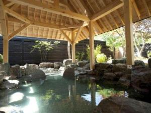 ◆露天風呂／緑を眺めながら、至福の湯浴みを。