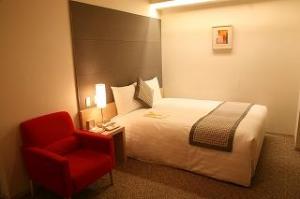 Double　Room　「世界のベッド」と称されるシモンズ社製