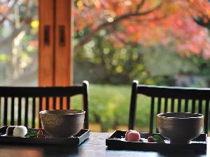 ご到着後は抹茶と和菓子でおもてなし