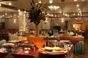 夕食バイキング会場＜イメージ＞