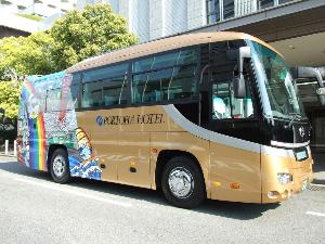 シャトルバス