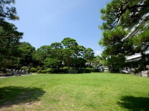 三千余坪の敷地内にある日本庭園