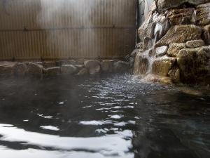 平成九年に高知市で初湧出した天然温泉。泉質は「ナトリウム塩化物泉」