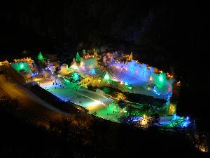 層雲峡に遊びに来たら、ぜひ見てほしい！「氷瀑まつり」<BR>
