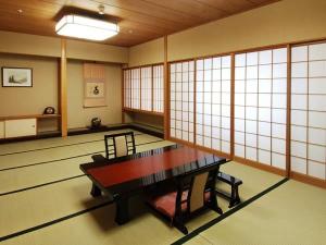 和室（12畳）　添い寝のお子様がいても安心。家族旅行、グループ旅行にご利用下さい。