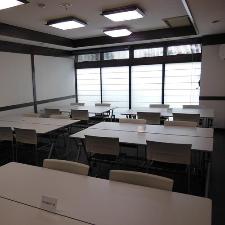 大・小　２つの会議室もご用意しております。詳細はホテルまでお問合せ下さい。
