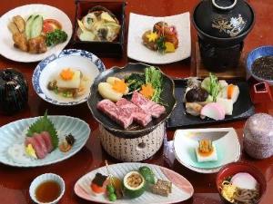 和牛の鉄板焼き付き郷土会席