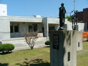 市立美術館。北海道内で２番目、新築された美術館としては初という歴史を持っています。