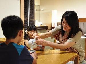 海側ではないけれど市街地を見渡す和洋室32.9平米<BR>こちらの部屋からは敷地内を走るJR指宿枕崎線の列車を見ることが出来る<BR>列車ファンには大人気！