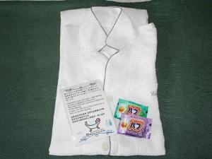 ゆったりナイトウェアと温泉成分入り入浴剤バブをご用意しております。
