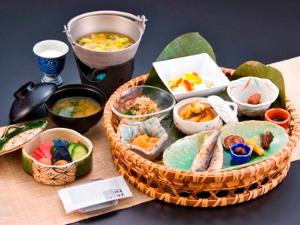 朝食の御膳（和食タイプ）です。祖谷の名物「そば米雑炊」ほか、やさしい味わいのおめざめメニューです。