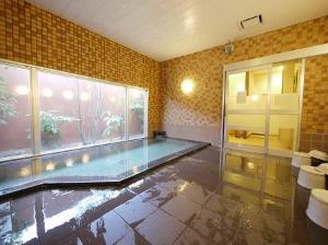 ラジウム人工温泉大浴場。広々としたお風呂で脚を伸ばして、疲れもすっきり！