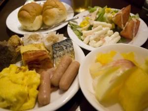 朝食バイキング、1日の活力をしっかり補充