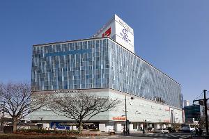 岡山駅東口より徒歩約1分の好立地。中四国のビジネス・観光の拠点に。