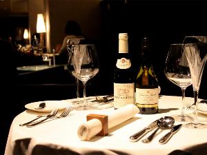 【ワイン＆ディナー＜ステアーズ＞】 お酒のプロ シニアソムリエと料理のプロ ホテルシェフが協力して、シャンパン・白ワイン・赤ワイン・食後酒の４種を、お料理毎にベストマッチさせた、大人のディナー・プラン。